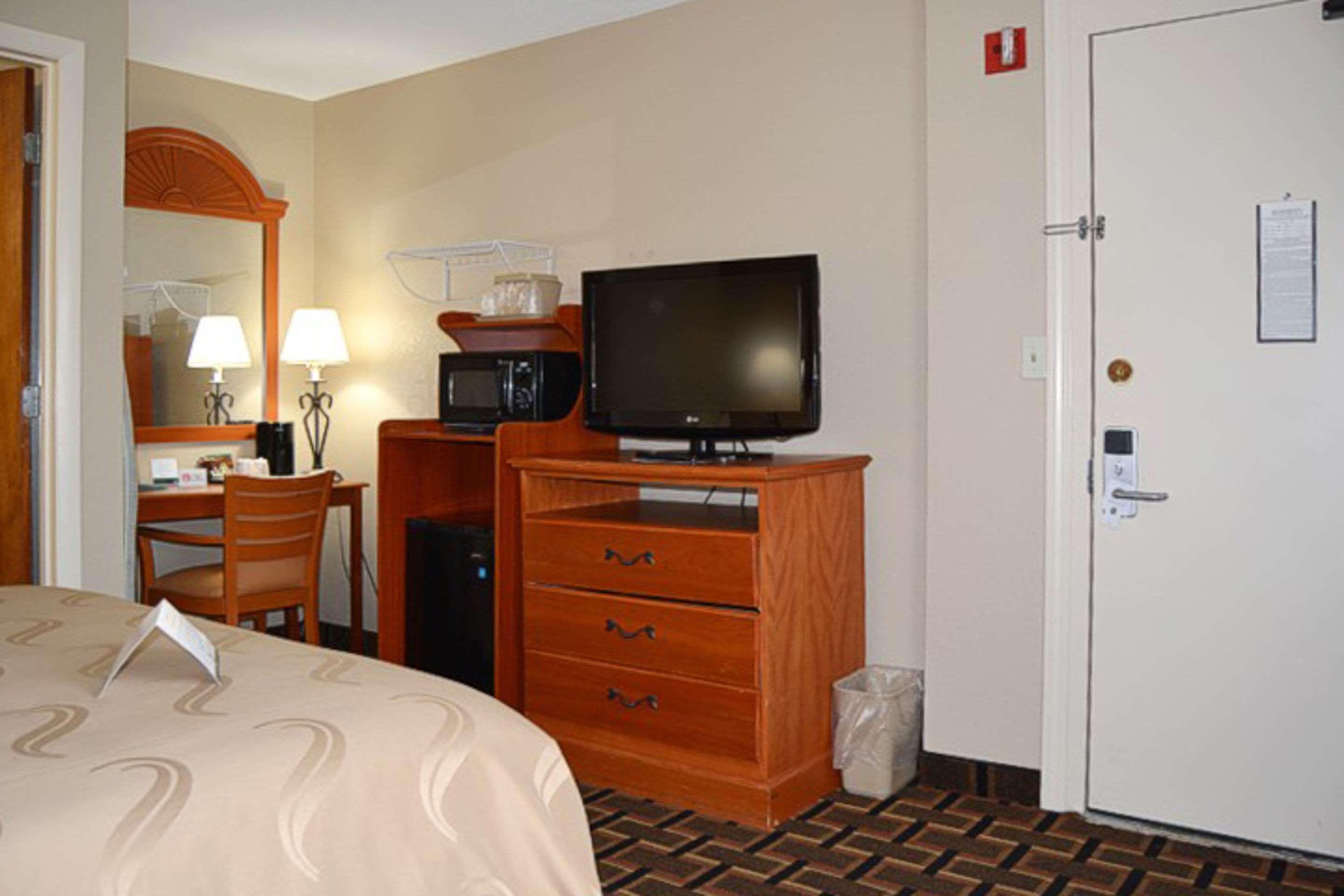 Quality Inn Raynham - Taunton Exterior photo