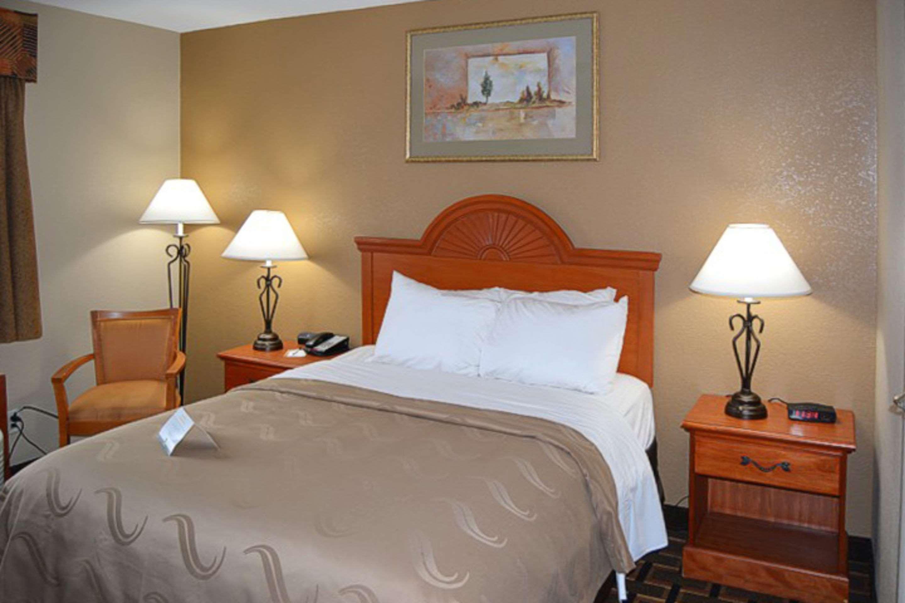 Quality Inn Raynham - Taunton Exterior photo
