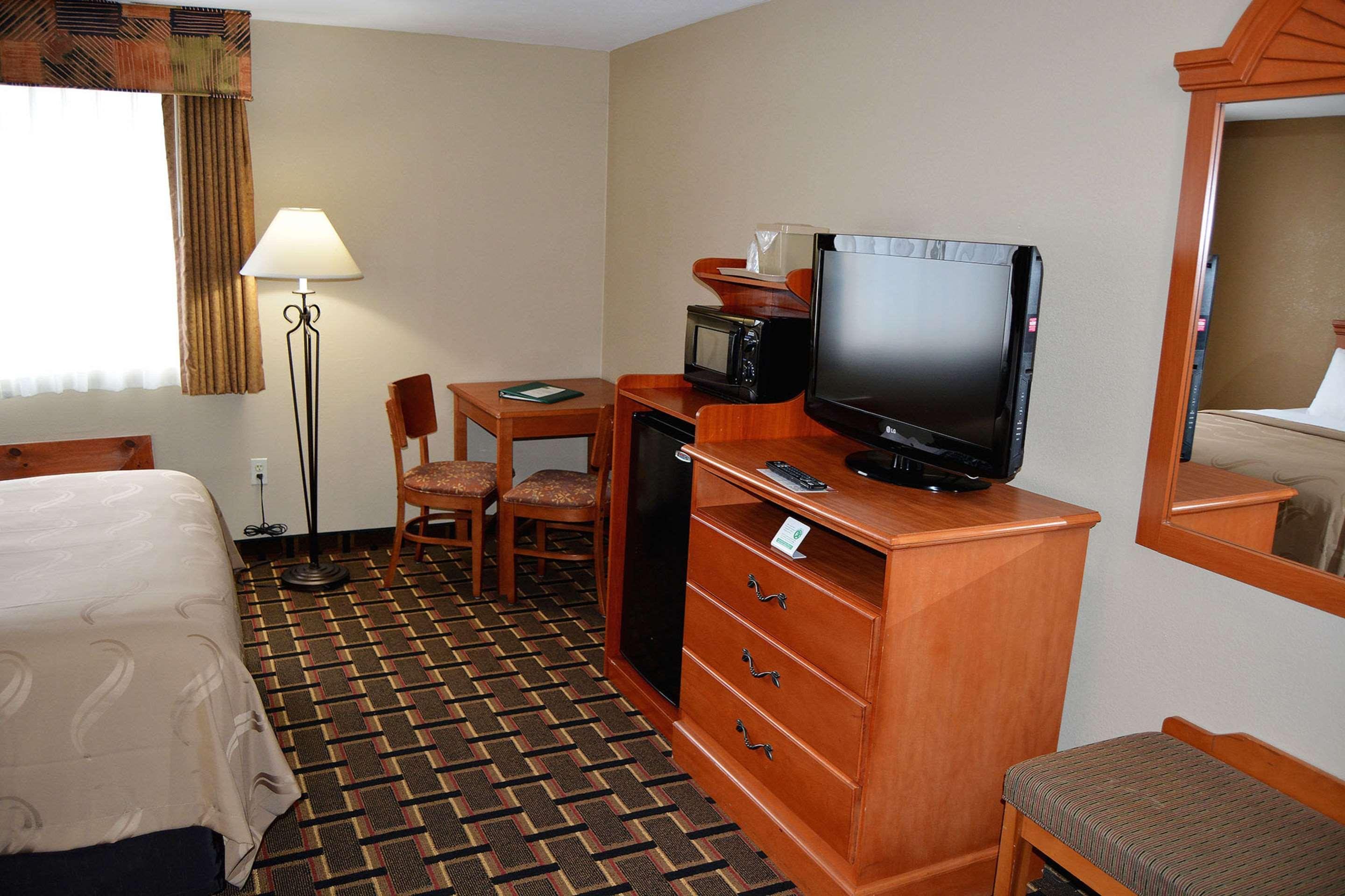 Quality Inn Raynham - Taunton Exterior photo