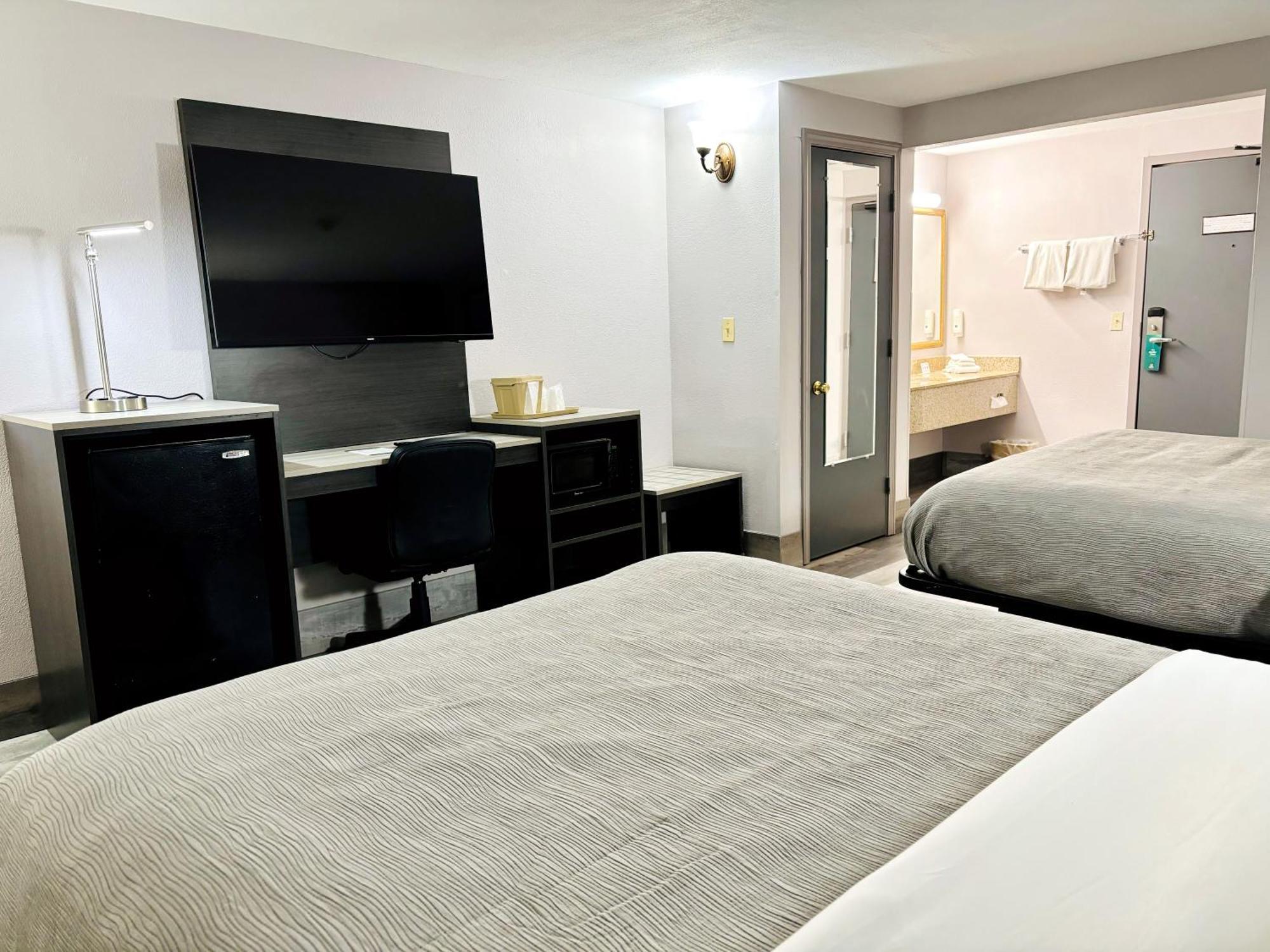 Quality Inn Raynham - Taunton Exterior photo